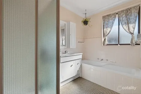 Property photo of 9 Raphael Place Old Toongabbie NSW 2146