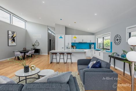 Property photo of 15 Allister Street Mount Waverley VIC 3149