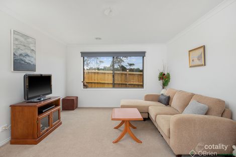 8 Sandpiper Cct, Cowes, VIC 3922