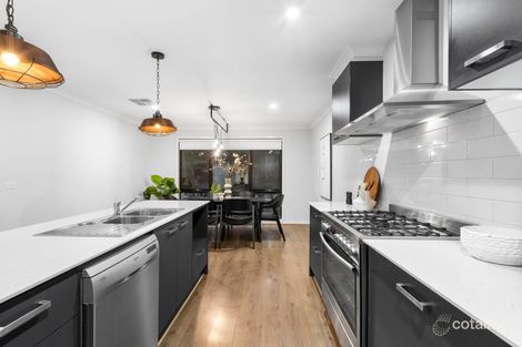 Property photo of 53 Noosa Circuit Armstrong Creek VIC 3217