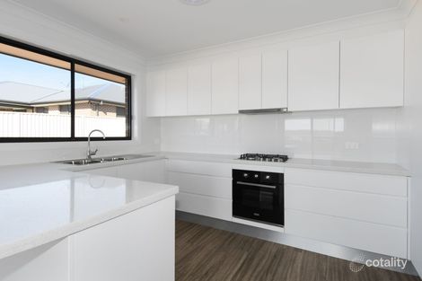 Property photo of 22 Dovey Drive Kelso NSW 2795
