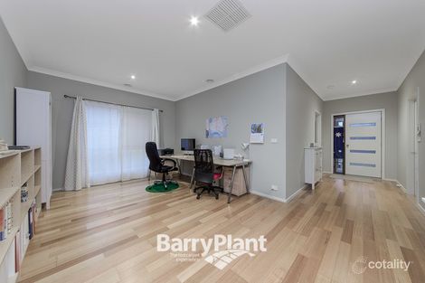 Property photo of 8 Jacaranda Way Pakenham VIC 3810