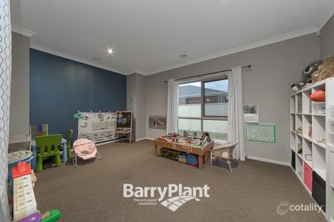 Property photo of 8 Jacaranda Way Pakenham VIC 3810
