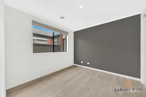 Property photo of 10 Turion Drive Mickleham VIC 3064