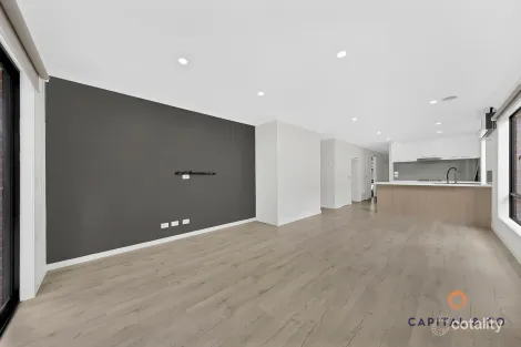 Property photo of 10 Turion Drive Mickleham VIC 3064