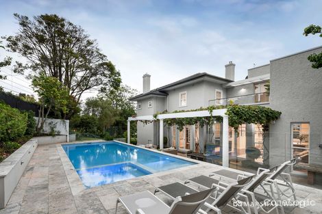 Property photo of 2 Glen Road Toorak VIC 3142