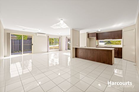 Property photo of 11 Lucerne Circuit Pakenham VIC 3810