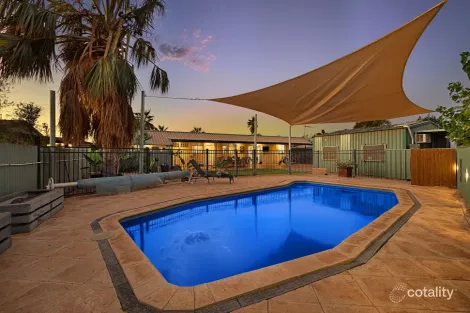 10 Lockyer Cres, Dampier, WA 6713