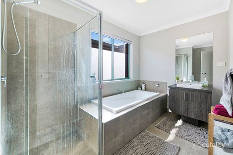 Property photo of 13 Greenglade Way Cranbourne East VIC 3977
