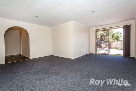 Property photo of 2 Cairn Grove Glen Waverley VIC 3150