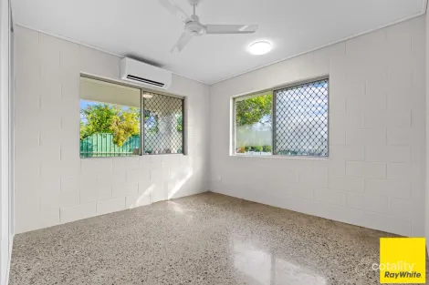 Property photo of 28 Davis Close Manoora QLD 4870