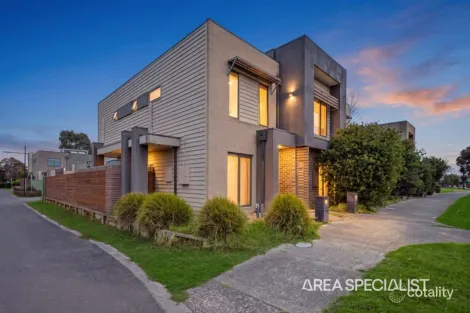 10 Park Orchard Dr, Pakenham, VIC 3810