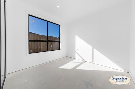 Property photo of 6 Palmdale Crescent Mambourin VIC 3024