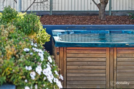 Property photo of 60 Morant Circuit Kambah ACT 2902