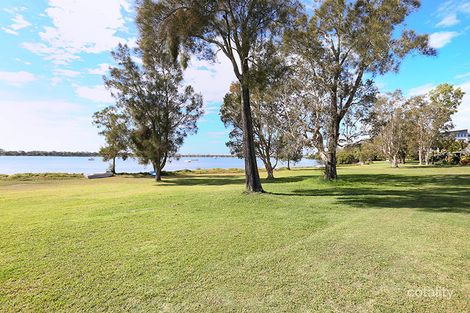 Property photo of 18/16 Spinnaker Drive Sandstone Point QLD 4511