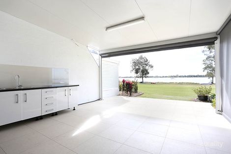Property photo of 18/16 Spinnaker Drive Sandstone Point QLD 4511