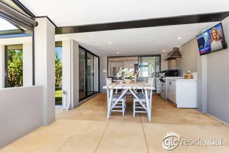 Property photo of 12 Riverina Parade Lake Coogee WA 6166