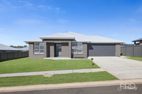 7 Crested Ave, Moore Creek, NSW 2340