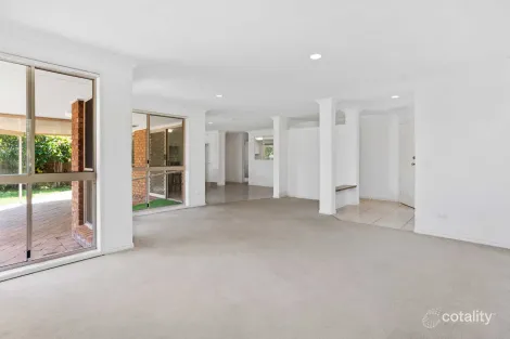 Property photo of 19 Oakleigh Circuit Robina QLD 4226