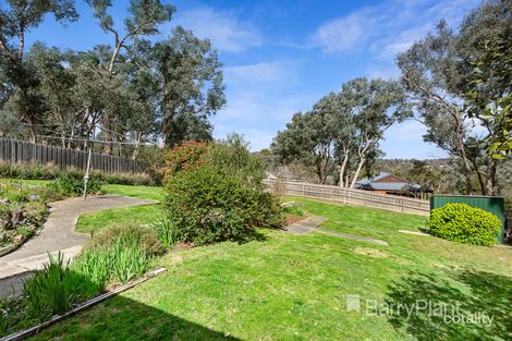 8 Upper Rd, Wattle Glen, VIC 3096