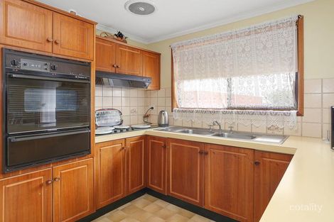 Property photo of 19 Rushden Close Bell Post Hill VIC 3215