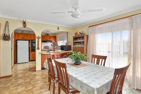 Property photo of 19 Rushden Close Bell Post Hill VIC 3215