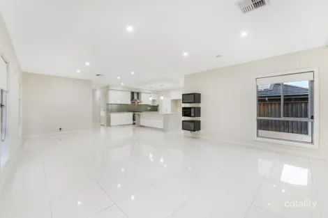 Property photo of 54 Gallipoli Drive Edmondson Park NSW 2174