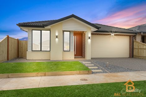 Property photo of 51 Ionica Loop Truganina VIC 3029