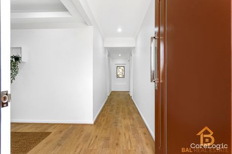 Property photo of 51 Ionica Loop Truganina VIC 3029