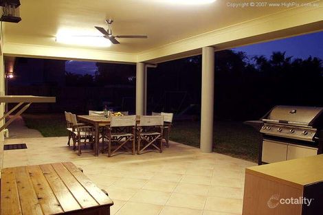 Property photo of 9 Regal Place Eight Mile Plains QLD 4113