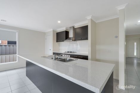 Property photo of 16 Cable Circuit Craigieburn VIC 3064