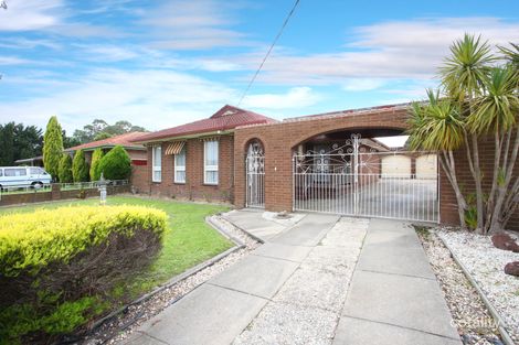 Property photo of 12 Mark Court Hampton Park VIC 3976