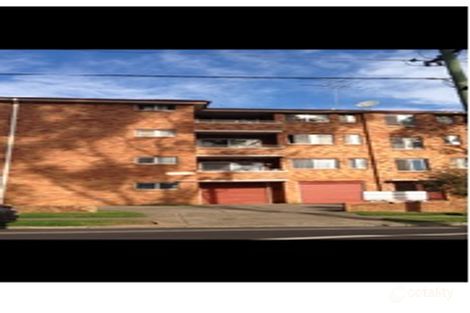 2/174 Lindesay St, Campbelltown, NSW 2560