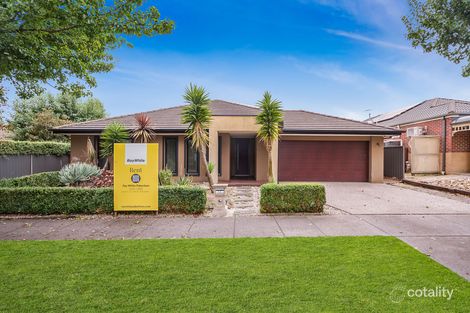 Property photo of 14 Joseph Banks Drive Pakenham VIC 3810