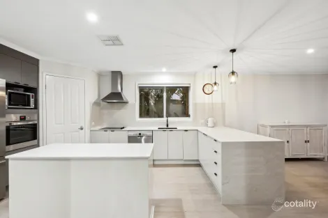 Property photo of 17 Pincally Crescent Ormeau QLD 4208
