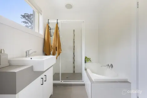 Property photo of 5 Kenisha Way Lilydale VIC 3140