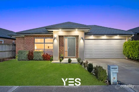 37 St Clair Ave, Cranbourne West, VIC 3977