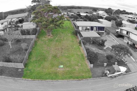 3 Surf Ct, Lakes Entrance, VIC 3909
