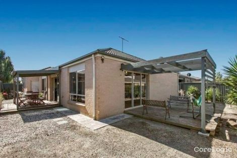 Property photo of 19 Perry Circuit Cranbourne North VIC 3977