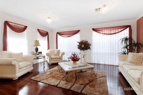 Property photo of 28 Allardice Parade Berwick VIC 3806