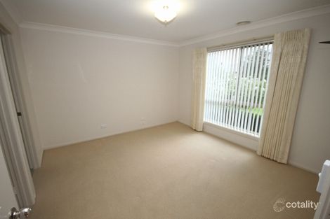 Property photo of 4 Cowan Place Lloyd NSW 2650