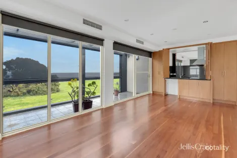 Property photo of 32 Mill Lane Williamstown VIC 3016