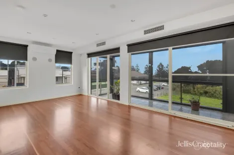 Property photo of 32 Mill Lane Williamstown VIC 3016