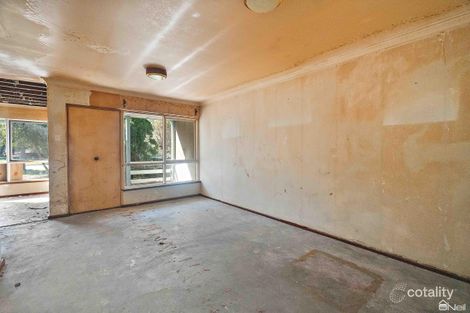 Property photo of 18 Lindy Way Camillo WA 6111