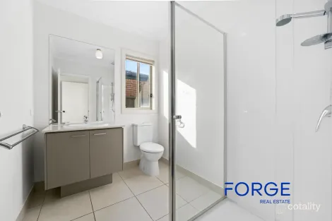 Property photo of 28 Bartek Street Tarneit VIC 3029