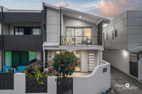 2/62-64 Dickenson St, Carina, QLD 4152
