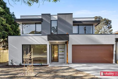 Property photo of 1/11 Pentlowe Avenue Templestowe Lower VIC 3107