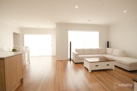 Property photo of 5 Peck Place Kalkallo VIC 3064