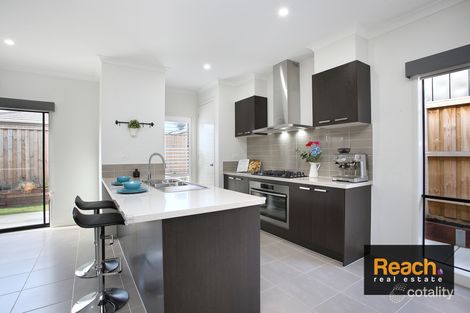 Property photo of 23 Milliners Avenue Keysborough VIC 3173