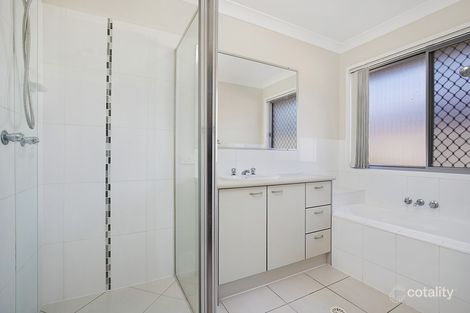 Property photo of 17 Resi Drive Regents Park QLD 4118